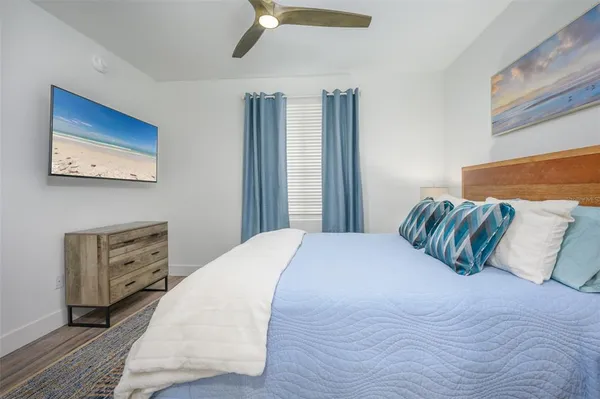 $3,600 | 1703 North Tamiami Trail, Unit 207, Sarasota, FL 34236