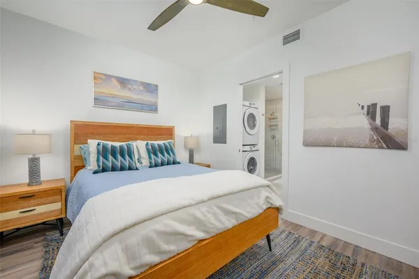 $3,600 | 1703 North Tamiami Trail, Unit 207, Sarasota, FL 34236