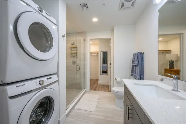 $3,600 | 1703 North Tamiami Trail, Unit 207, Sarasota, FL 34236