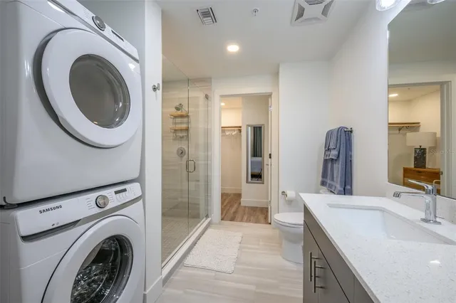 $3,200 | 1703 North Tamiami Trail, Unit 207, Sarasota, FL 34236