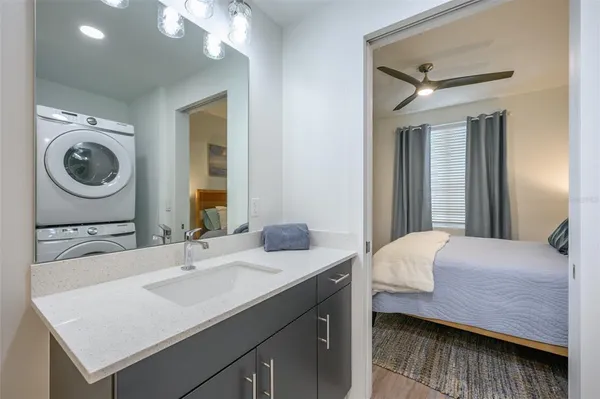 $3,600 | 1703 North Tamiami Trail, Unit 207, Sarasota, FL 34236