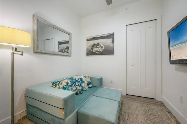 $3,200 | 1703 North Tamiami Trail, Unit 207, Sarasota, FL 34236