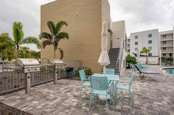 $3,600 | 1703 North Tamiami Trail, Unit 207, Sarasota, FL 34236