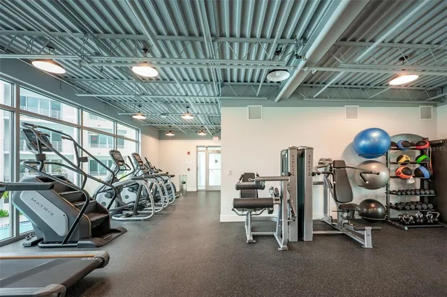 $3,200 | 1703 North Tamiami Trail, Unit 207, Sarasota, FL 34236