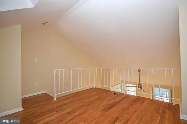$2,700 | 8711 Ravenglass Way, Montgomery Village, MD 20886