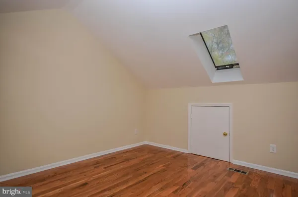 $2,700 | 8711 Ravenglass Way, Montgomery Village, MD 20886