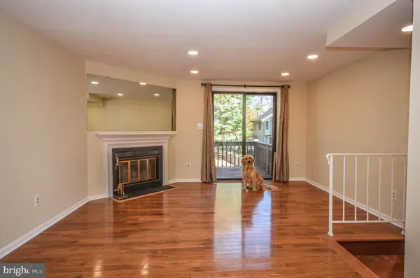 $2,700 | 8711 Ravenglass Way, Montgomery Village, MD 20886