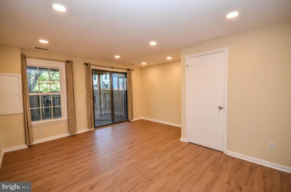 $2,700 | 8711 Ravenglass Way, Montgomery Village, MD 20886