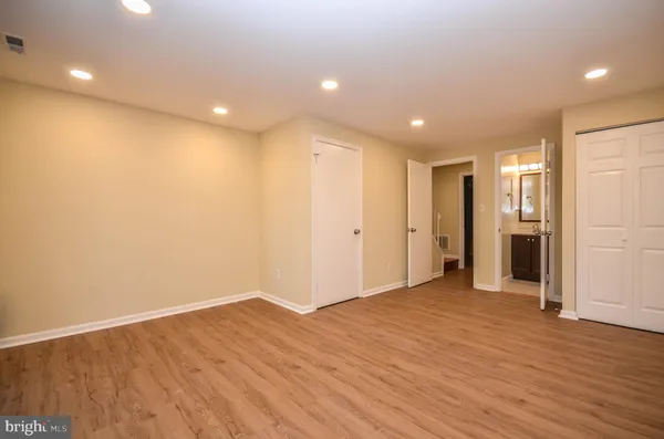 $2,700 | 8711 Ravenglass Way, Montgomery Village, MD 20886