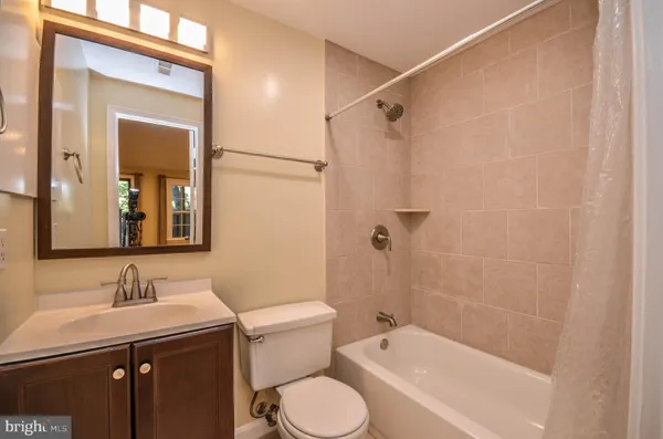 $2,700 | 8711 Ravenglass Way, Montgomery Village, MD 20886