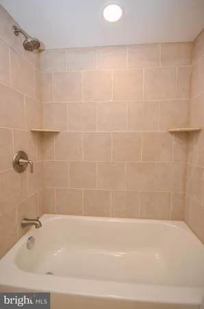 $2,700 | 8711 Ravenglass Way, Montgomery Village, MD 20886