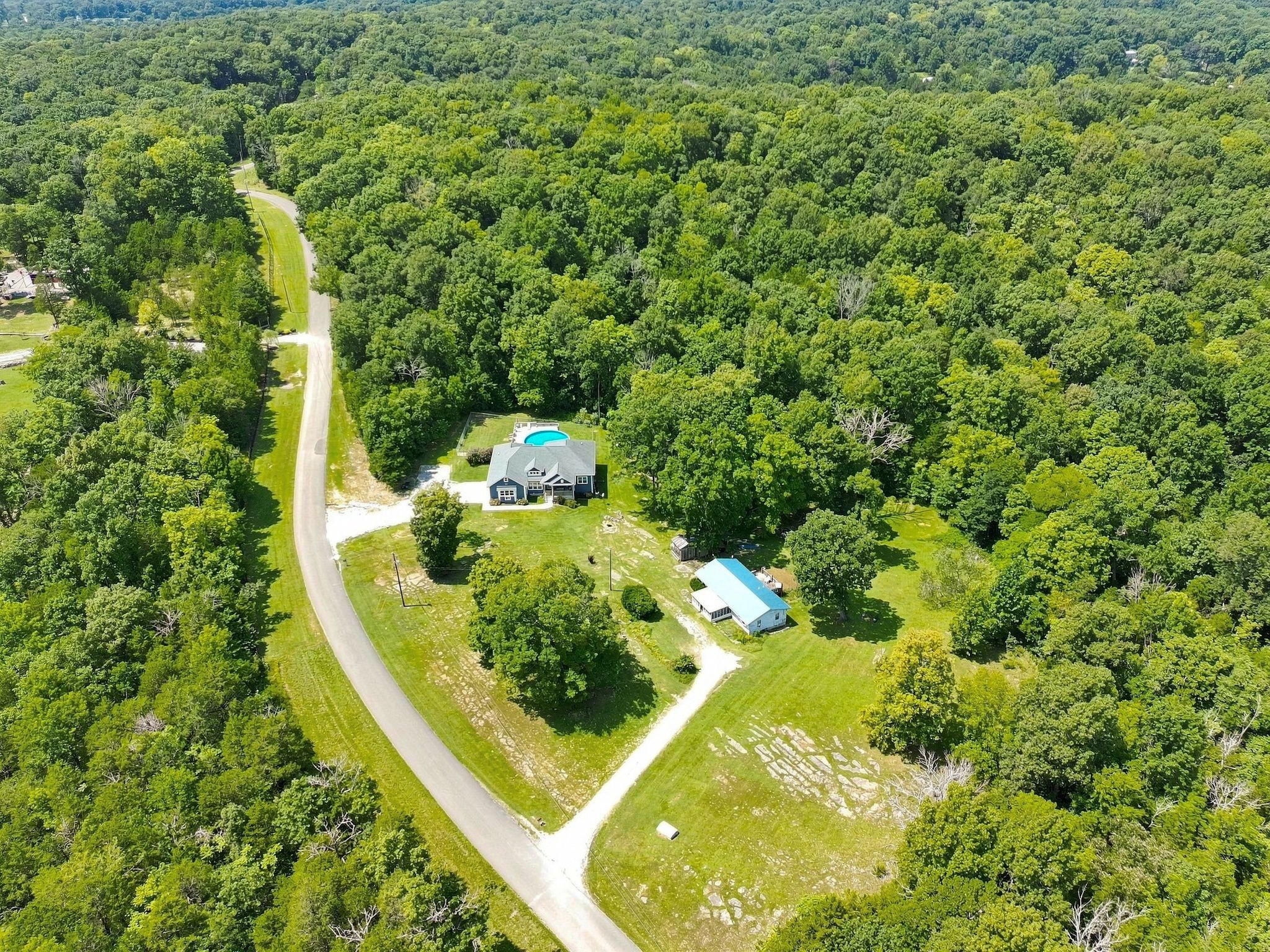 5462 Creek View Road Columbia, TN 38401 - Photo 12 of 19 Gallery Image 12