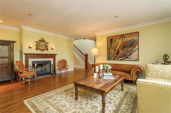 30 Winthrop Road, Unit 30 Brookline, MA 02445 - Photo 4 of 22