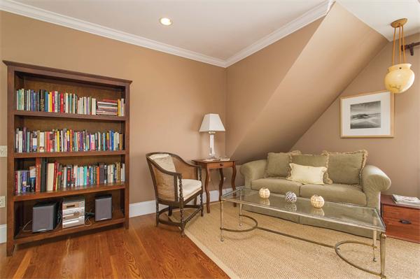30 Winthrop Road, Unit 30 Brookline, MA 02445 - Photo 8 of 22
