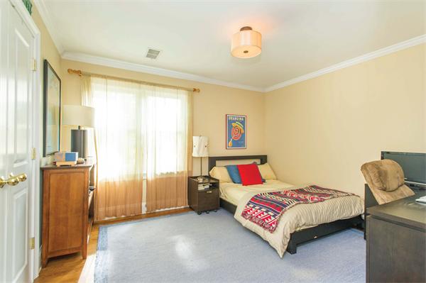 30 Winthrop Road, Unit 30 Brookline, MA 02445 - Photo 9 of 22
