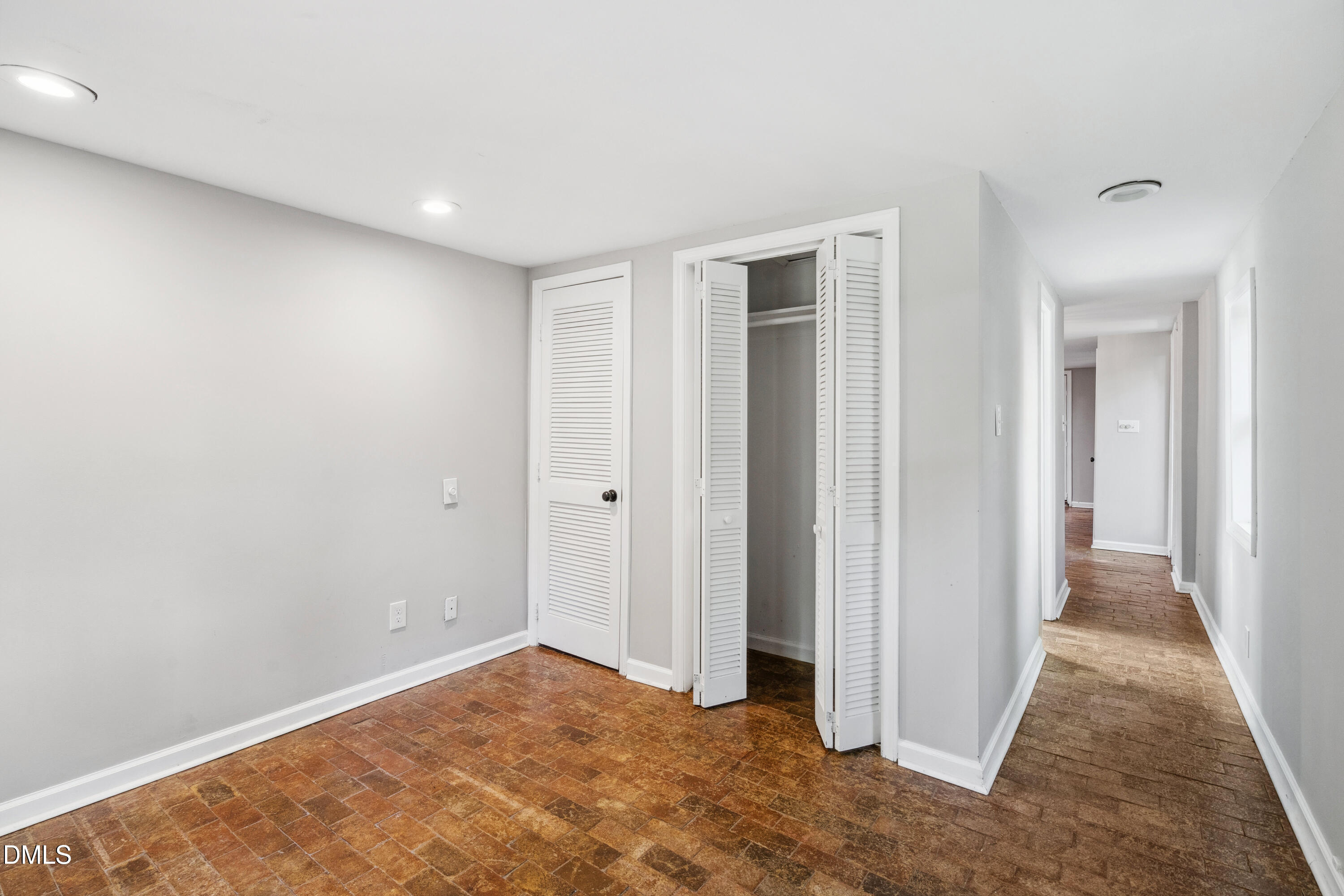 116 Hawthorne Road Raleigh, NC 27605 - Photo 57 of 58 20251124142252584306000000-o