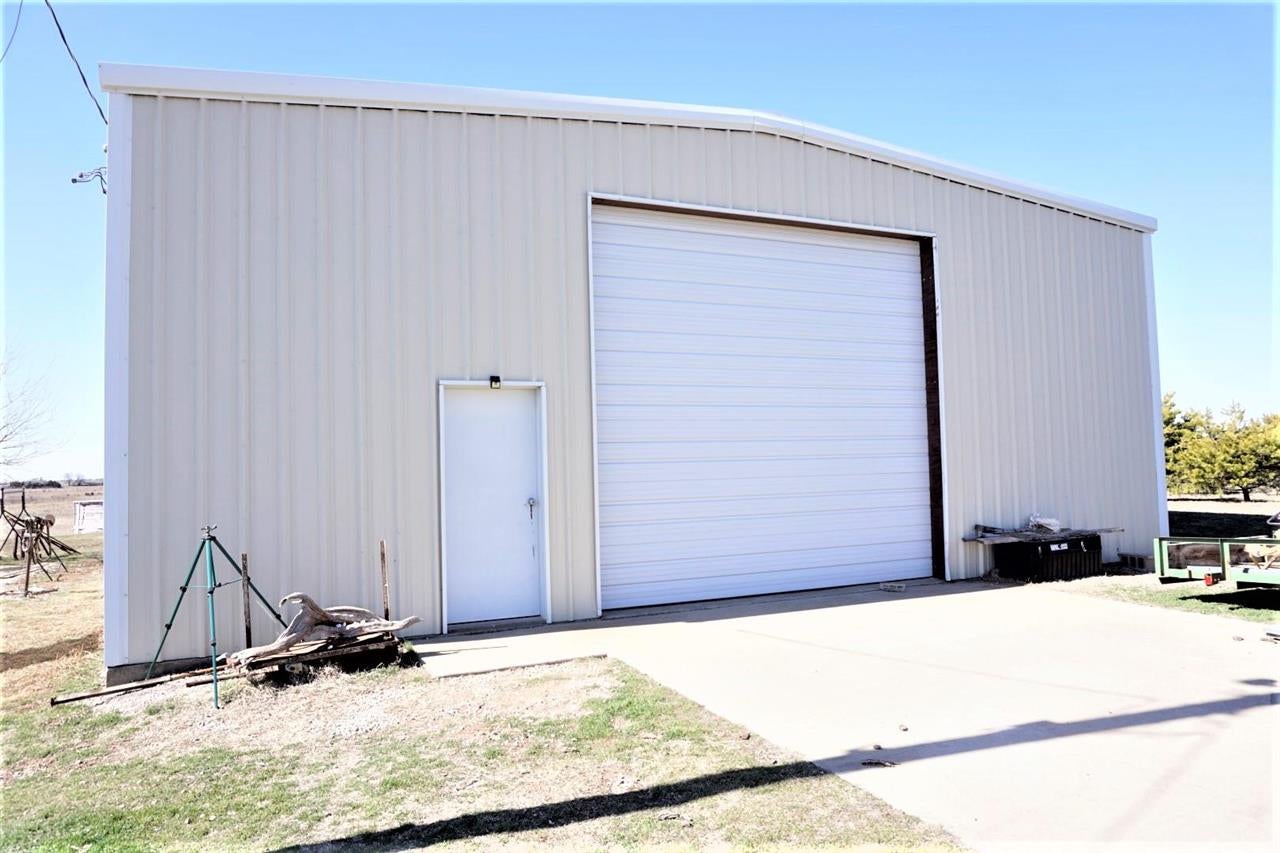 16201 County Road 100 Perry, OK 73077 - Photo 17 of 21 Gallery Image 17