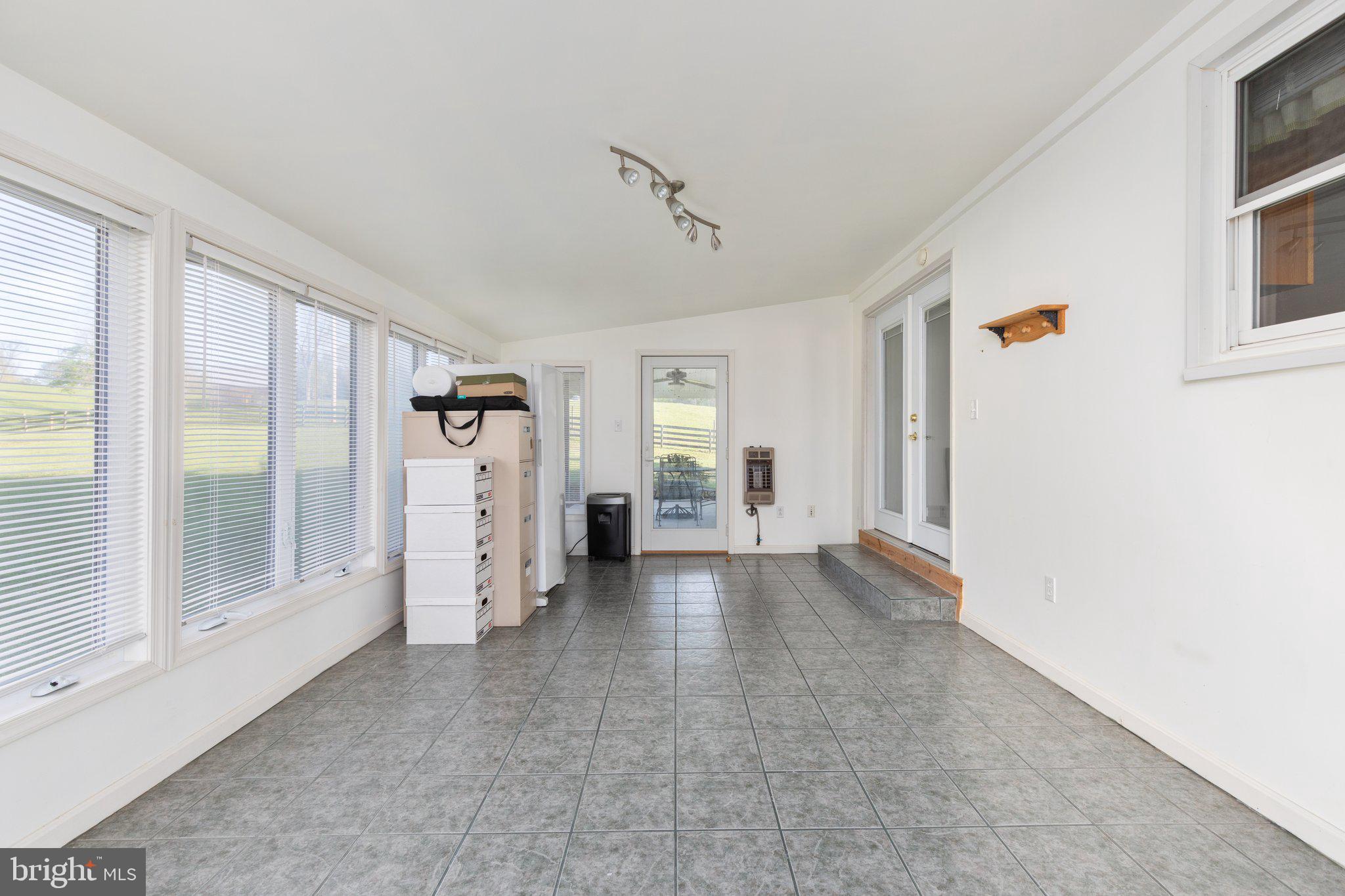 3703 Oranda Road Strasburg, VA 22657 - Photo 17 of 42 Sun Room
