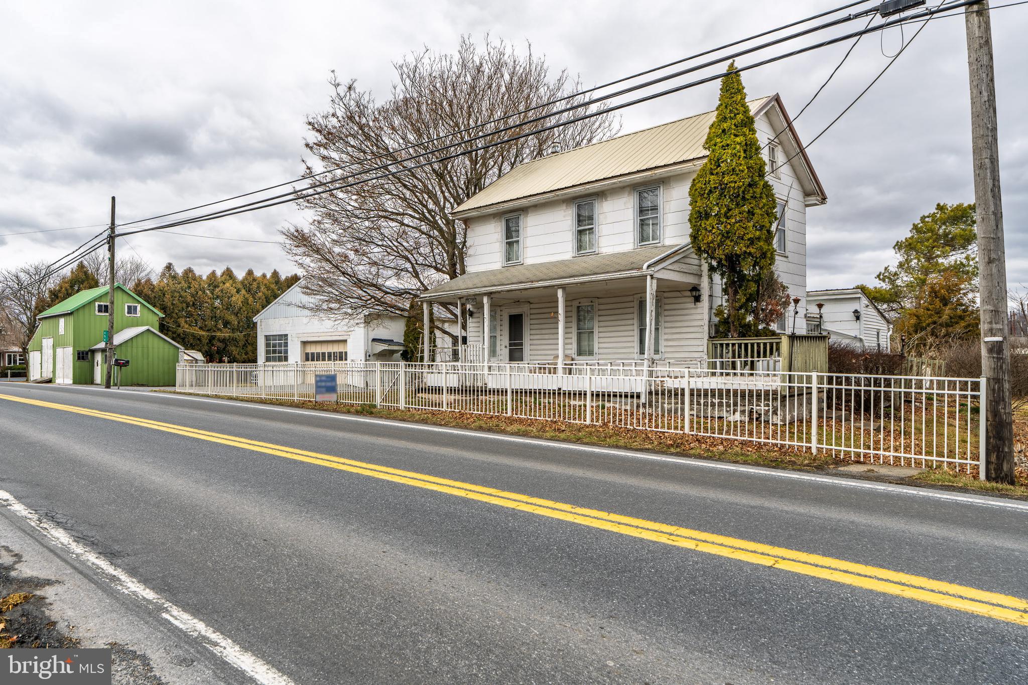 156 Hahnstown Road Ephrata, PA 17522 - Photo 3 of 60 Gallery Image 3