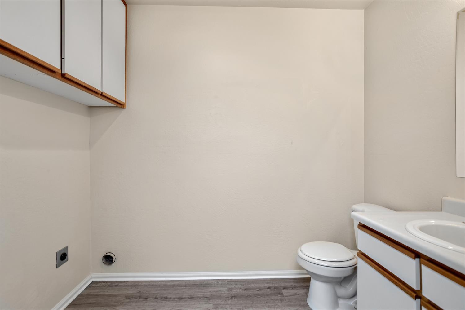1902 Springbrook Road Medford, OR 97504 - Photo 18 of 27 This photo is of interior of 3 bedroom/2