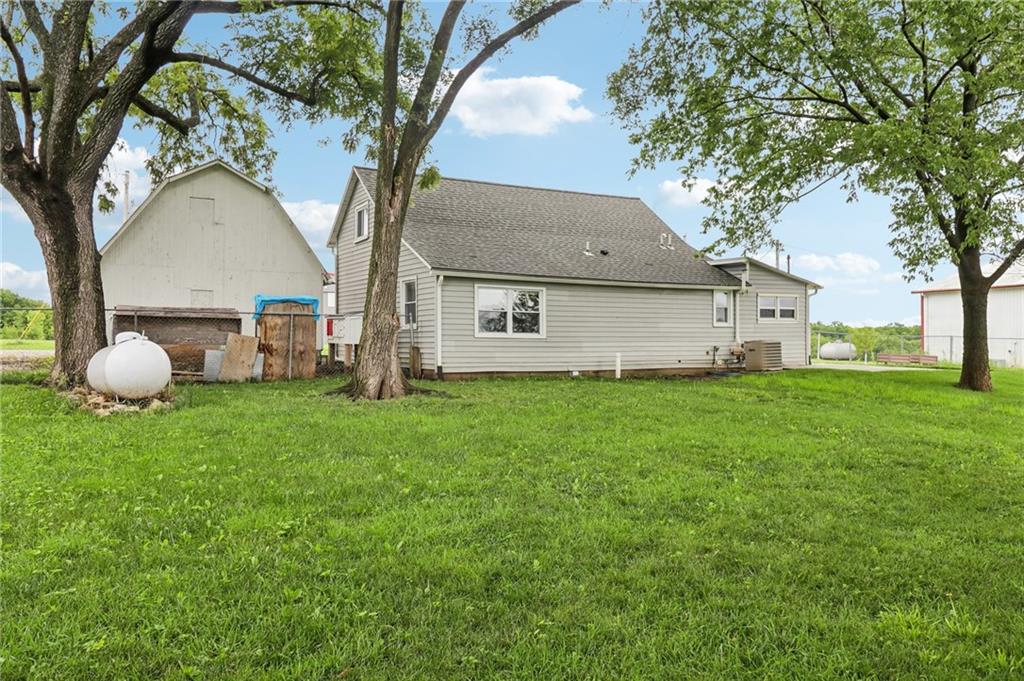 307 East 1100th Road Baldwin City, KS 66006 - Photo 36 of 41
