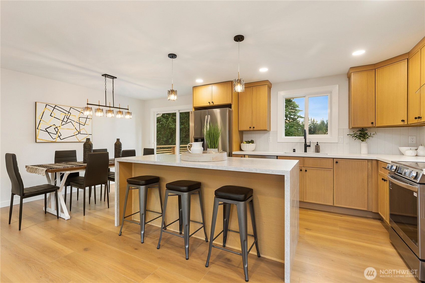 15833 Northeast 110th Street Redmond, WA 98052 - Photo 5 of 31