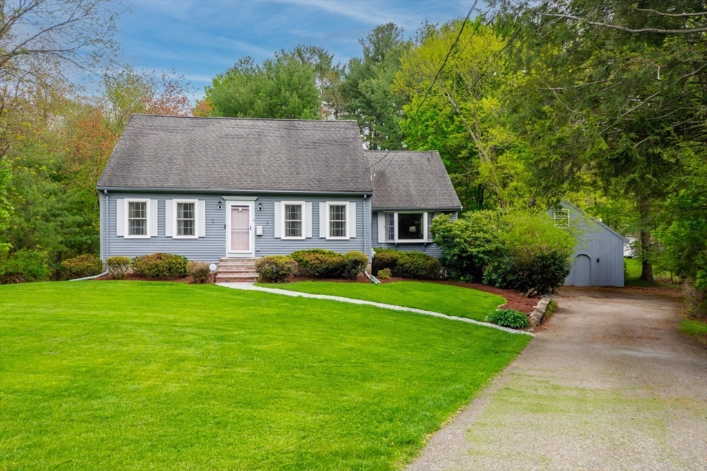 35 Blueberry Lane Reading, MA 01867 - Photo 2 of 33