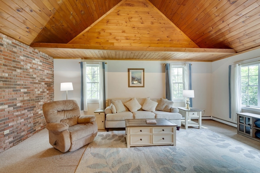 35 Blueberry Lane Reading, MA 01867 - Photo 3 of 33