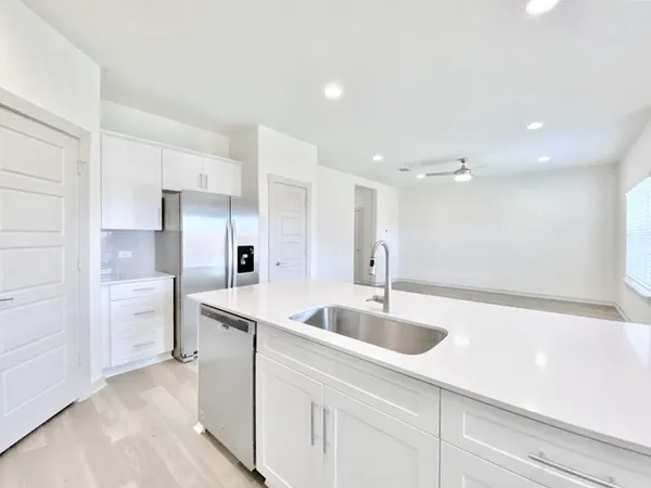 $2,295 | 1005 Winnsboro Drive, Round Rock, TX 78664