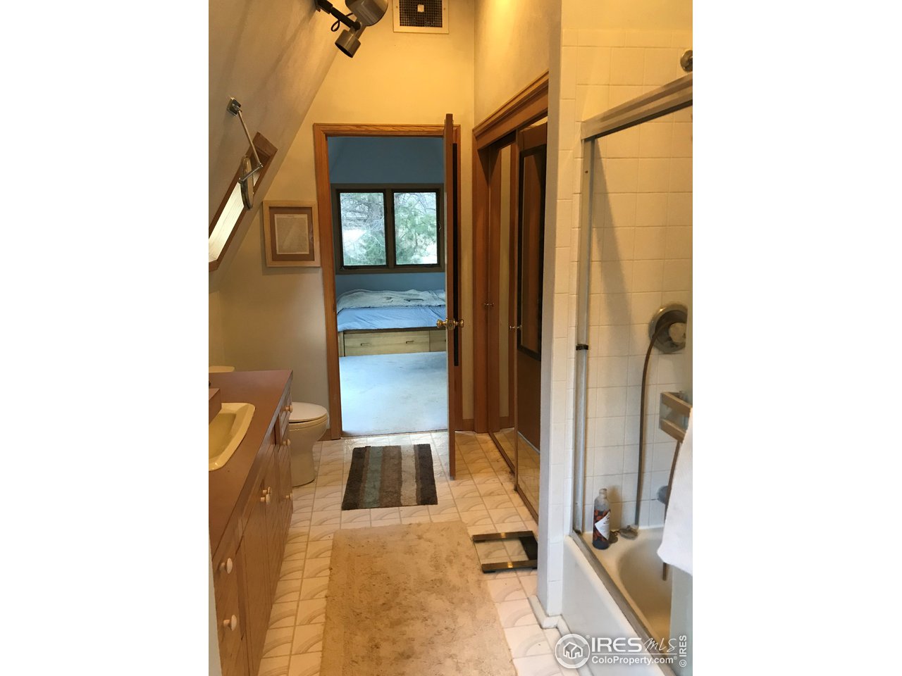 893 Logan Mill Road Boulder, CO 80302 - Photo 11 of 24 upper bath