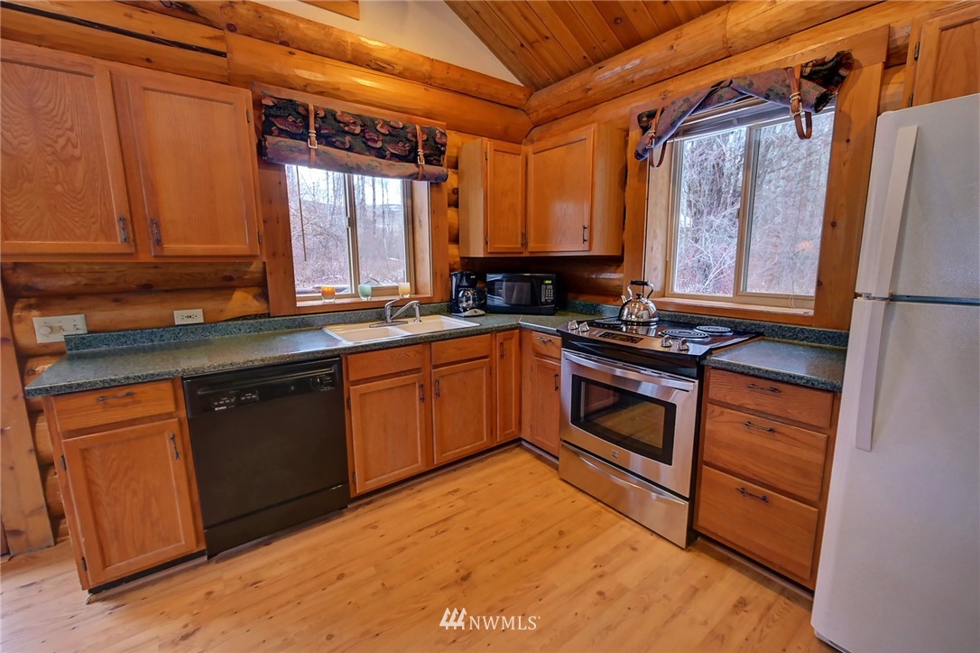 24 Wolf Ridge Lane Winthrop, WA 98862 - Photo 11 of 25 Gallery Image 11