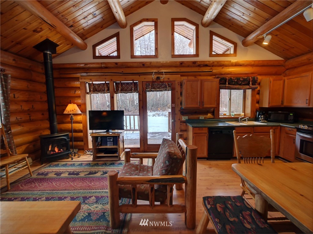 24 Wolf Ridge Lane Winthrop, WA 98862 - Photo 3 of 25 Gallery Image 3