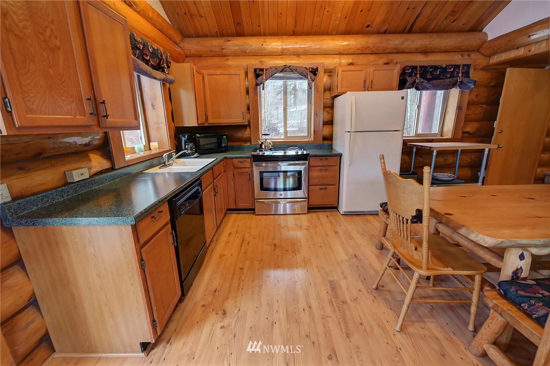 24 Wolf Ridge Lane Winthrop, WA 98862 - Photo 10 of 25 Gallery Image 10