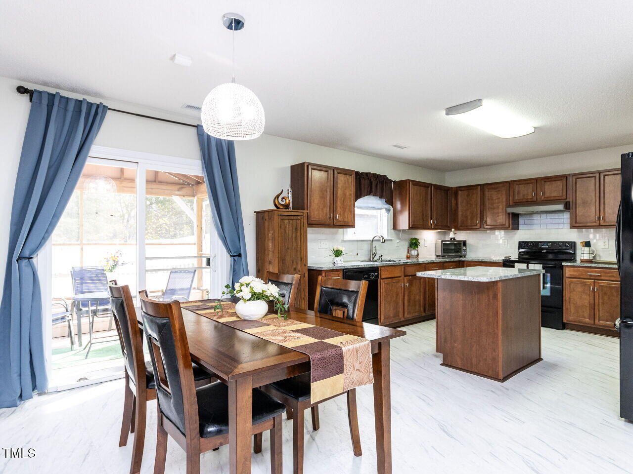 141 Oakton Ridge Place Garner, NC 27529 - Photo 13 of 35 014-1280x960-breakfast-nook