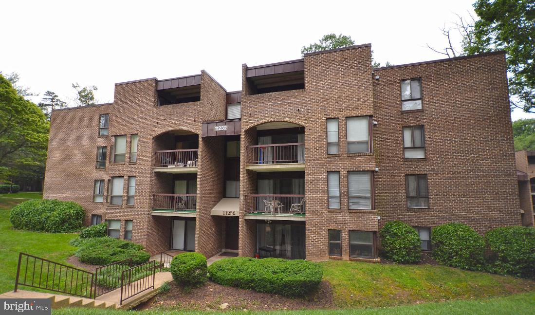 11232 Chestnut Grove Square, Unit 136 Reston, VA 20190 - Photo 1 of 36 11232 Chestnut Grove Square #136
