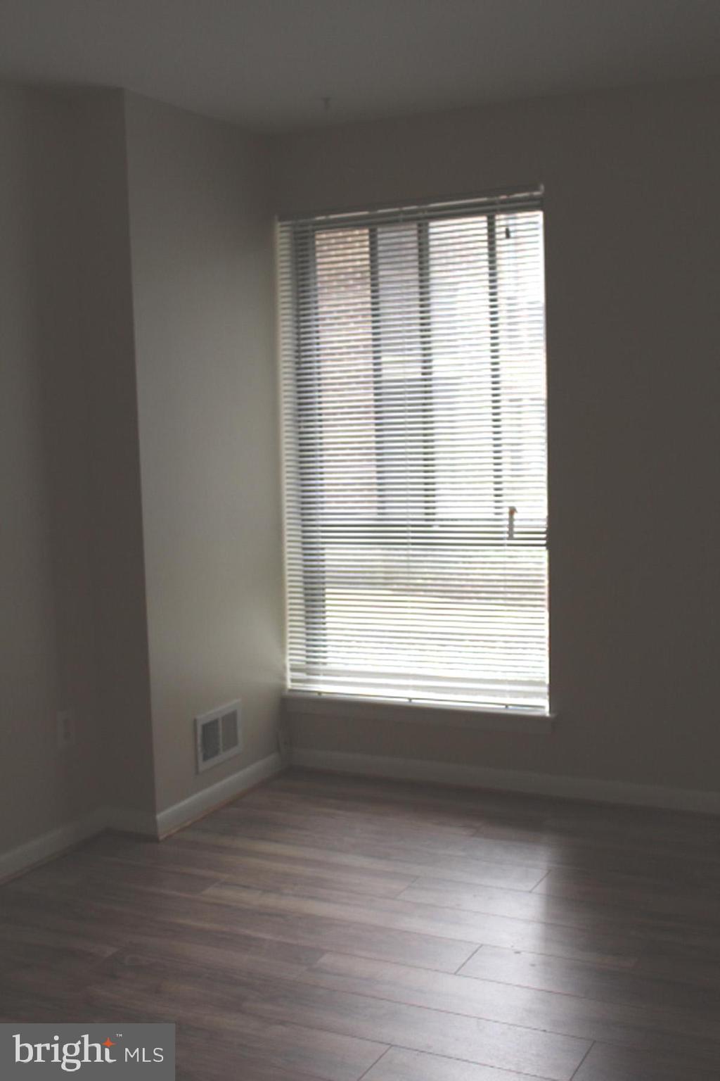 11232 Chestnut Grove Square, Unit 136 Reston, VA 20190 - Photo 21 of 36 Bedroom #2