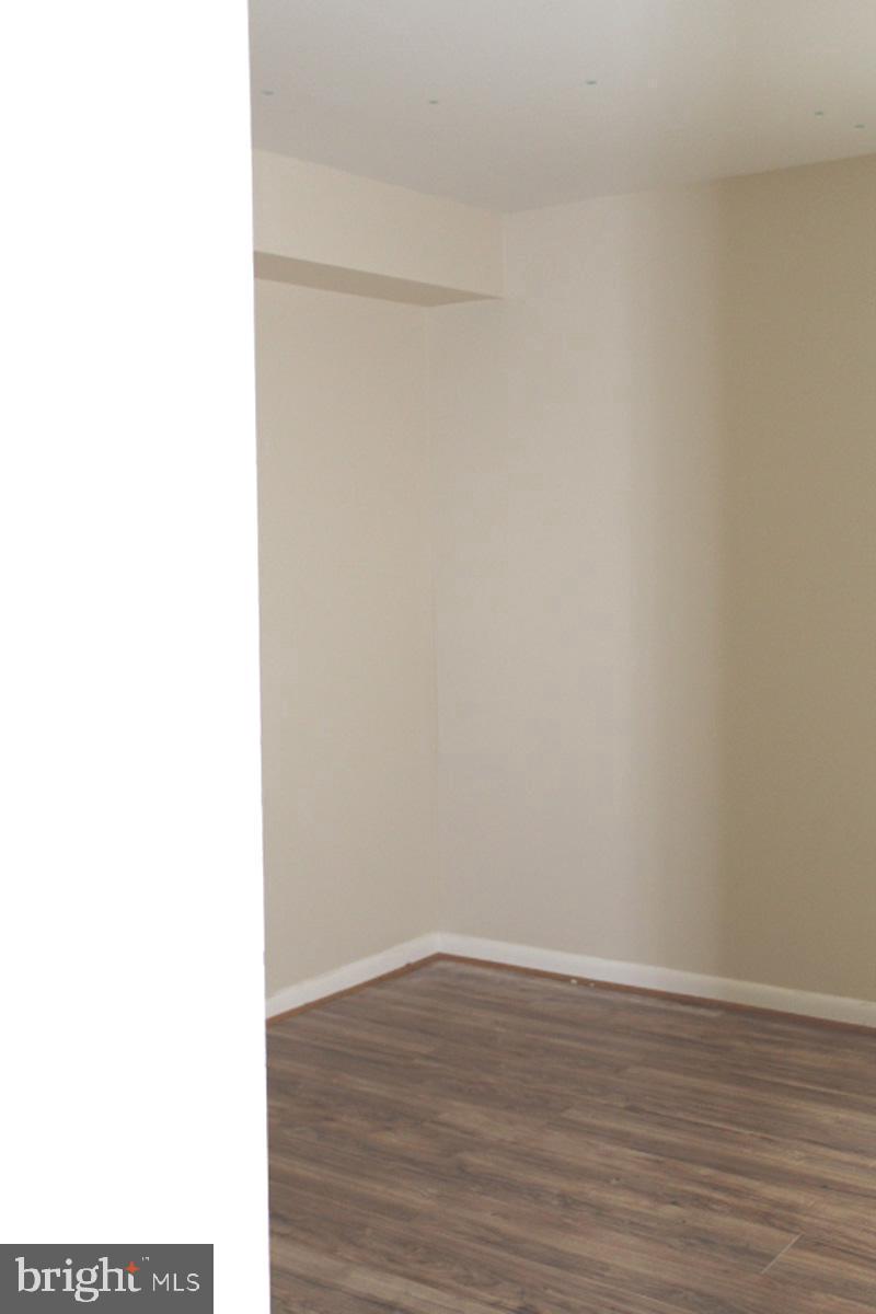 11232 Chestnut Grove Square, Unit 136 Reston, VA 20190 - Photo 22 of 36 Bedroom #3