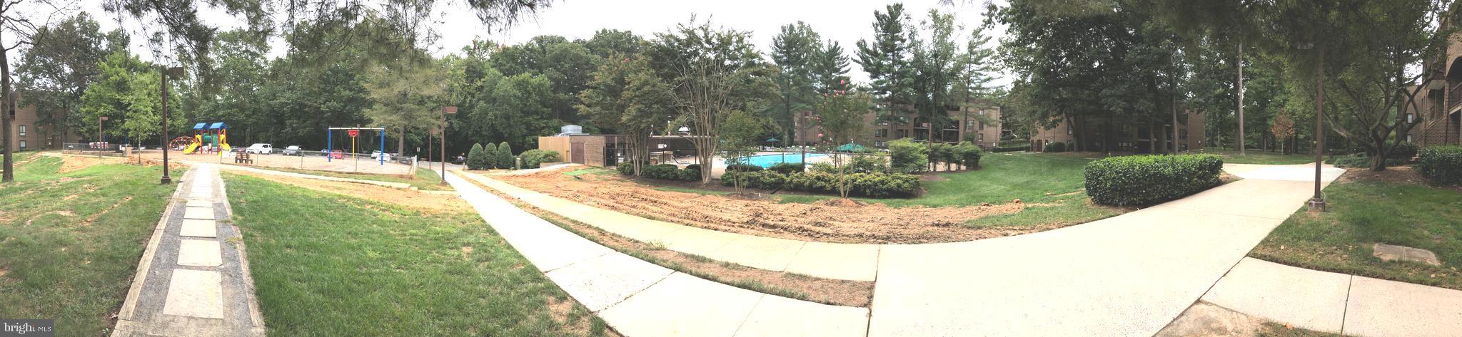 11232 Chestnut Grove Square, Unit 136 Reston, VA 20190 - Photo 4 of 36 Gallery Image 4