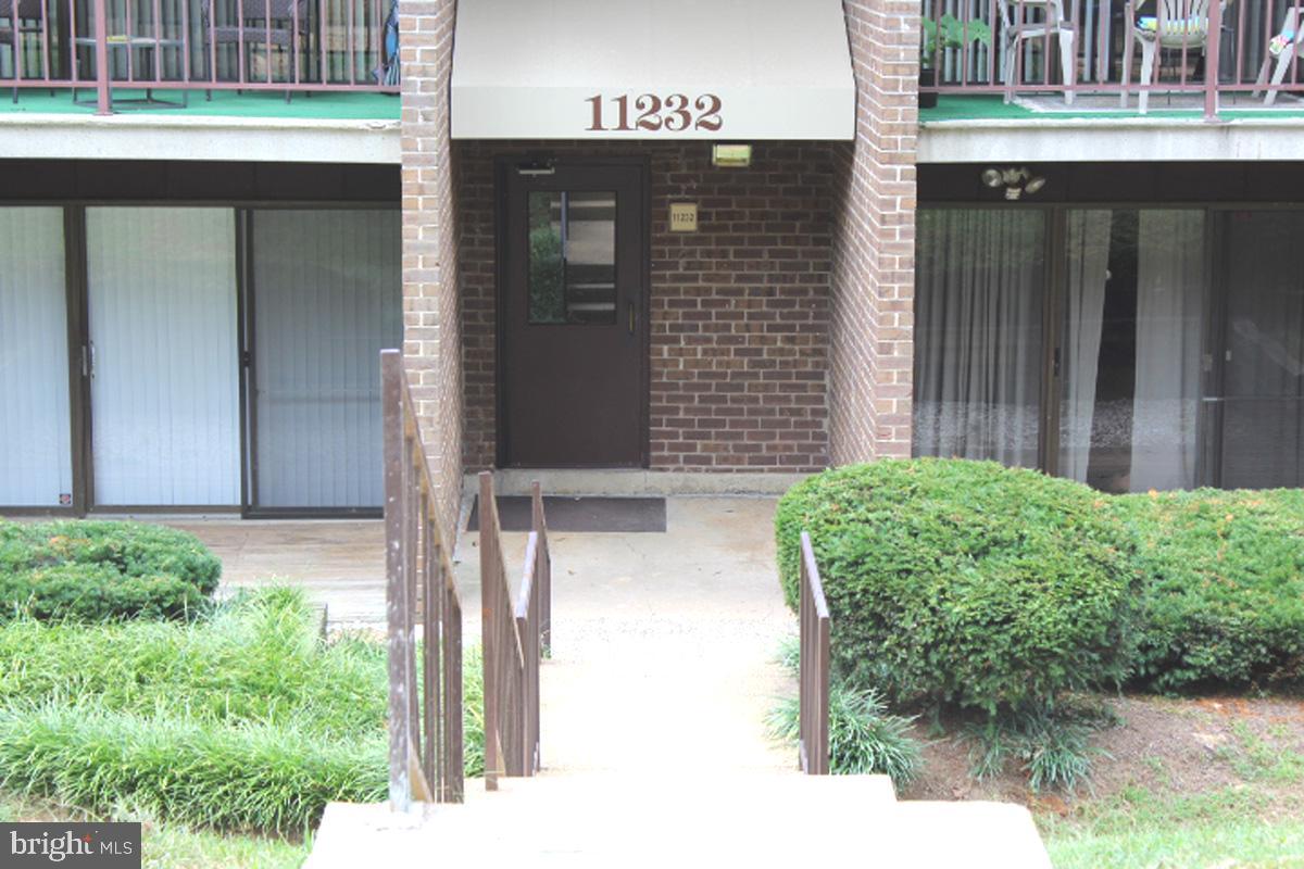 11232 Chestnut Grove Square, Unit 136 Reston, VA 20190 - Photo 33 of 36 Gallery Image 33