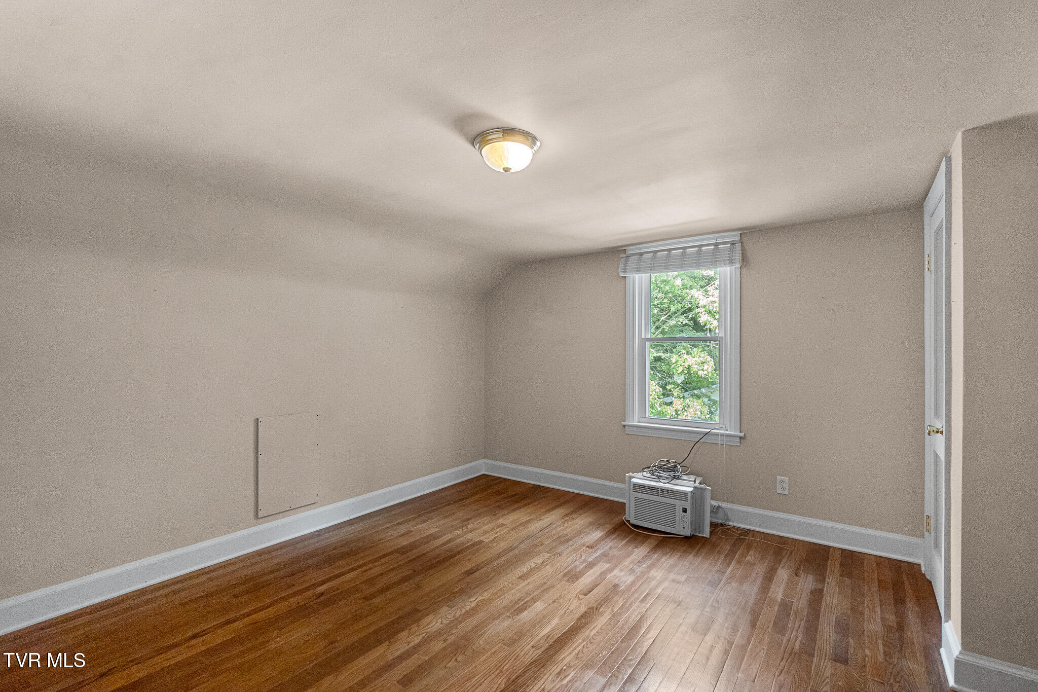 1260 Robinhood Road Greeneville, TN 37745 - Photo 24 of 40 DSC05070
