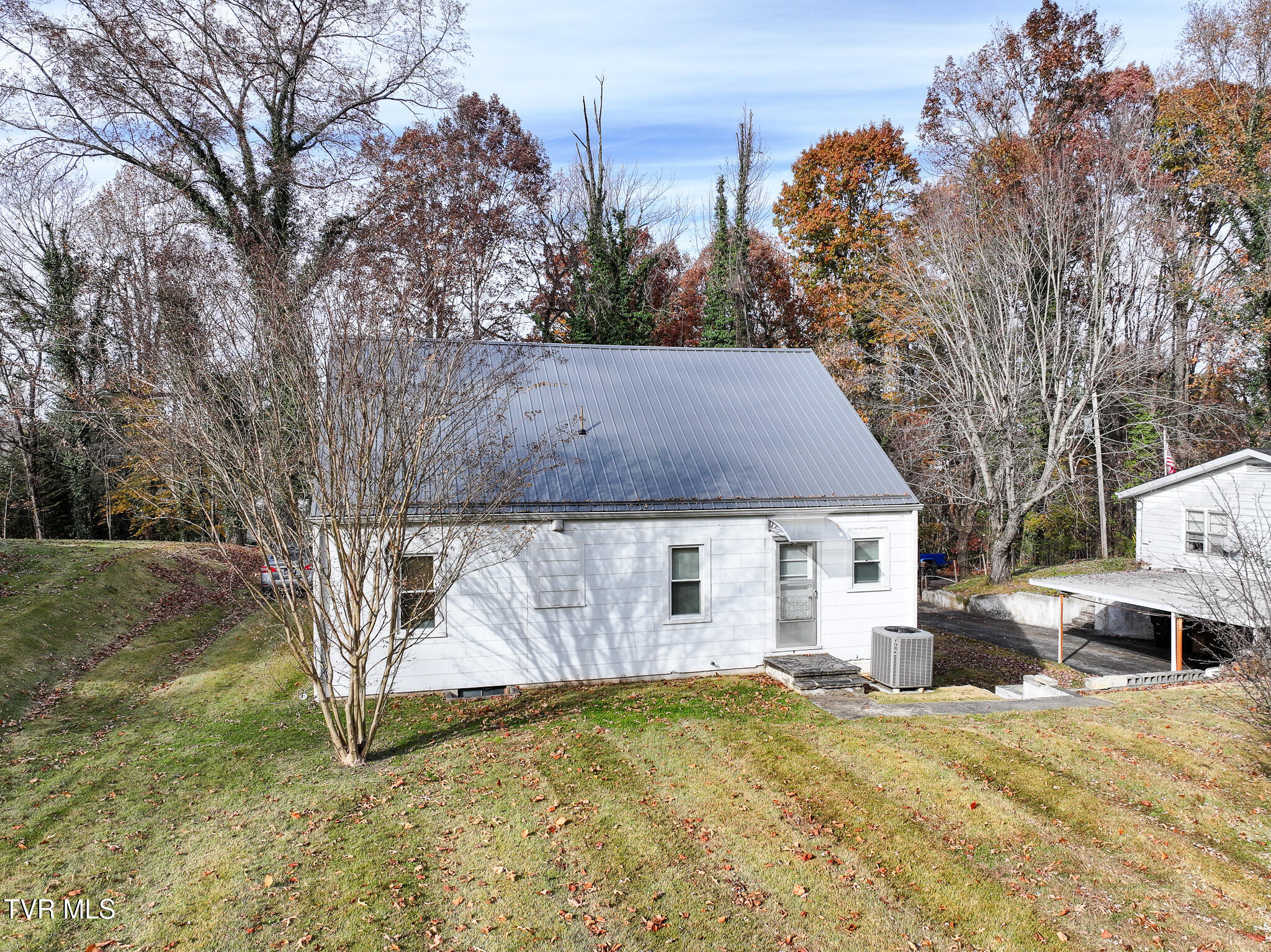 1260 Robinhood Road Greeneville, TN 37745 - Photo 33 of 40 DJI_20251111165044_0336_D