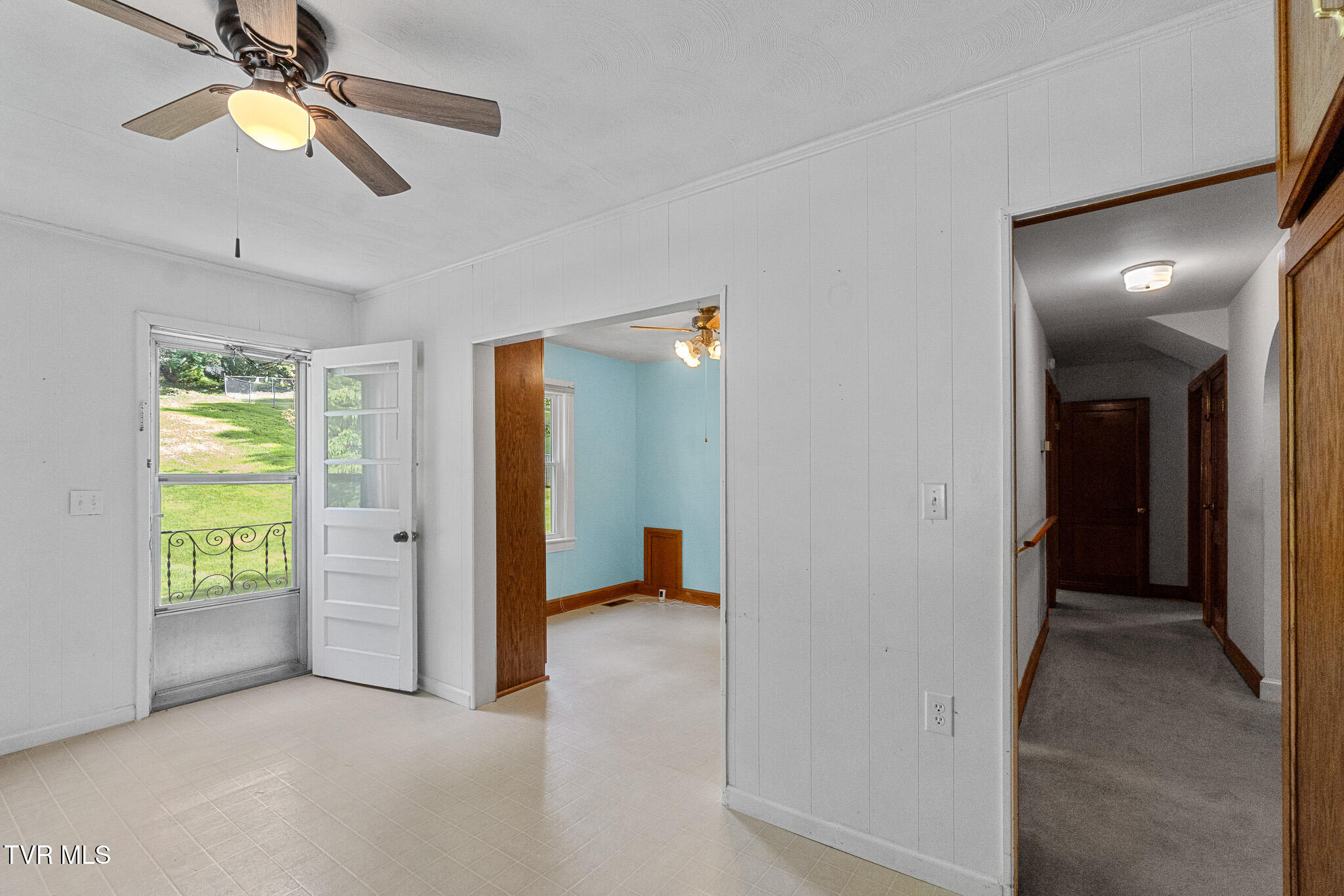 1260 Robinhood Road Greeneville, TN 37745 - Photo 9 of 40 DSC04989