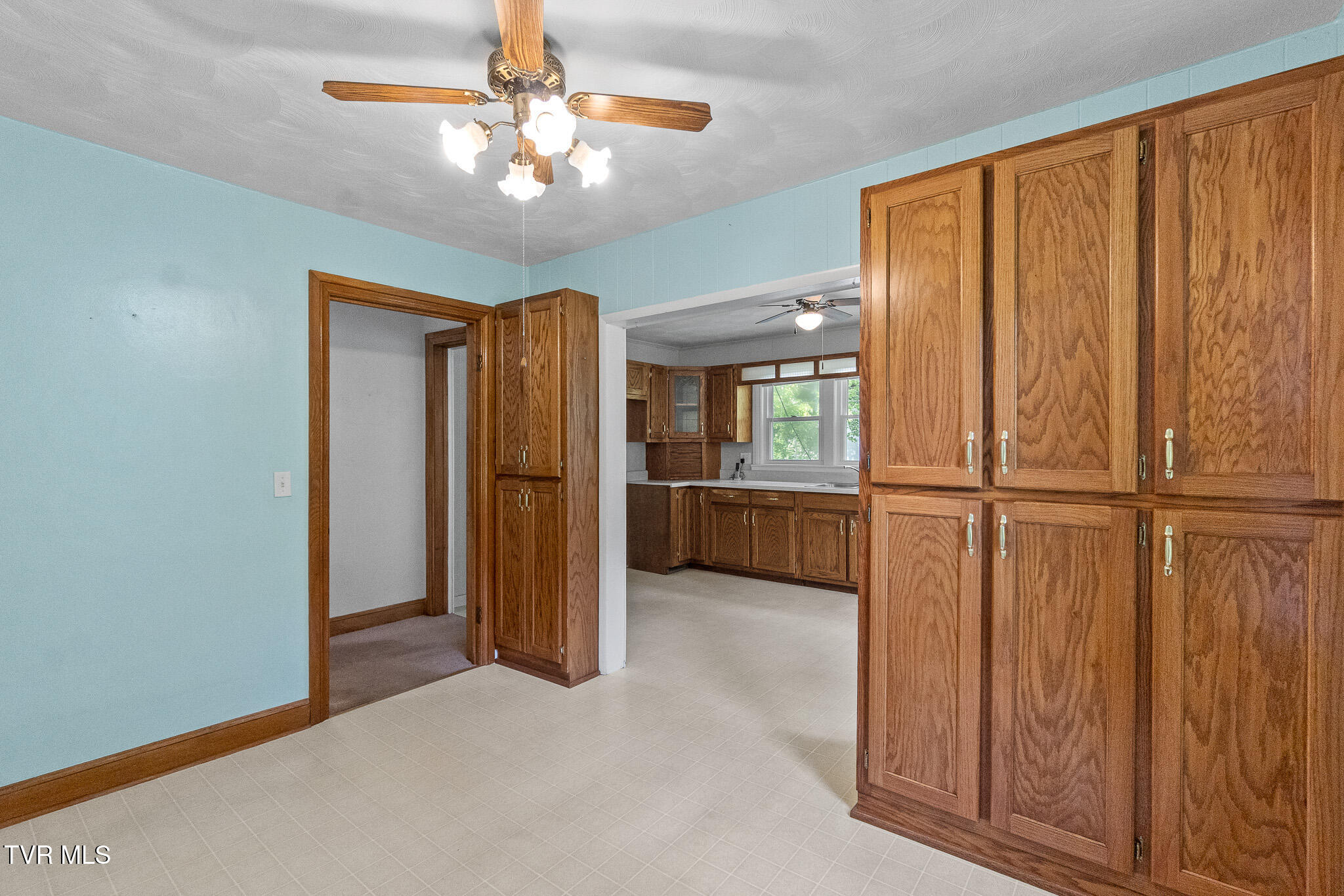 1260 Robinhood Road Greeneville, TN 37745 - Photo 10 of 40 DSC04999