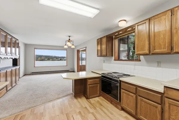 $600,000 | 407992 State Rte 20, Cusick, WA 99119