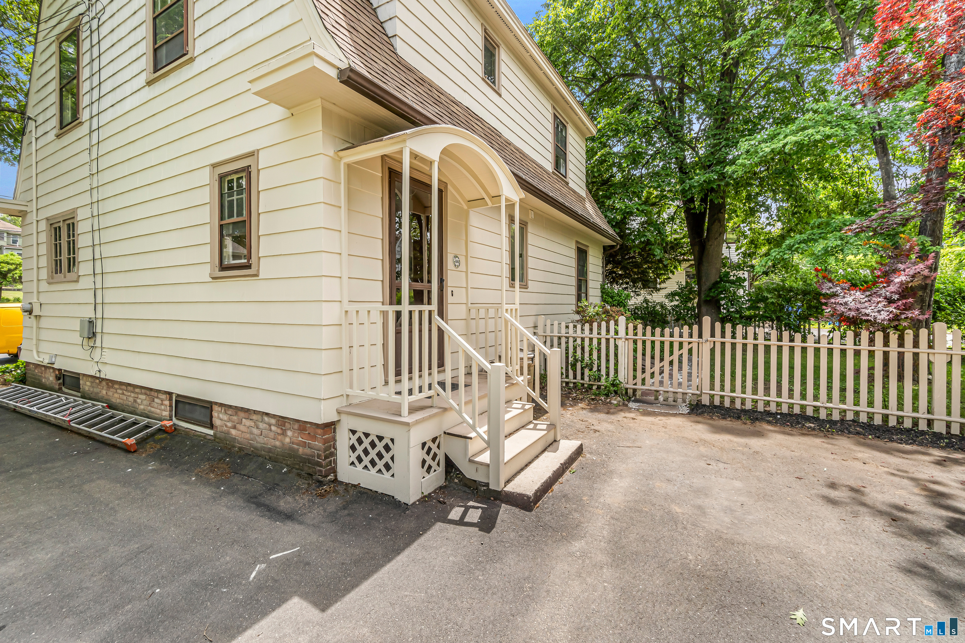 88 Coniston Avenue Waterbury, CT 06708 - Photo 27 of 39
