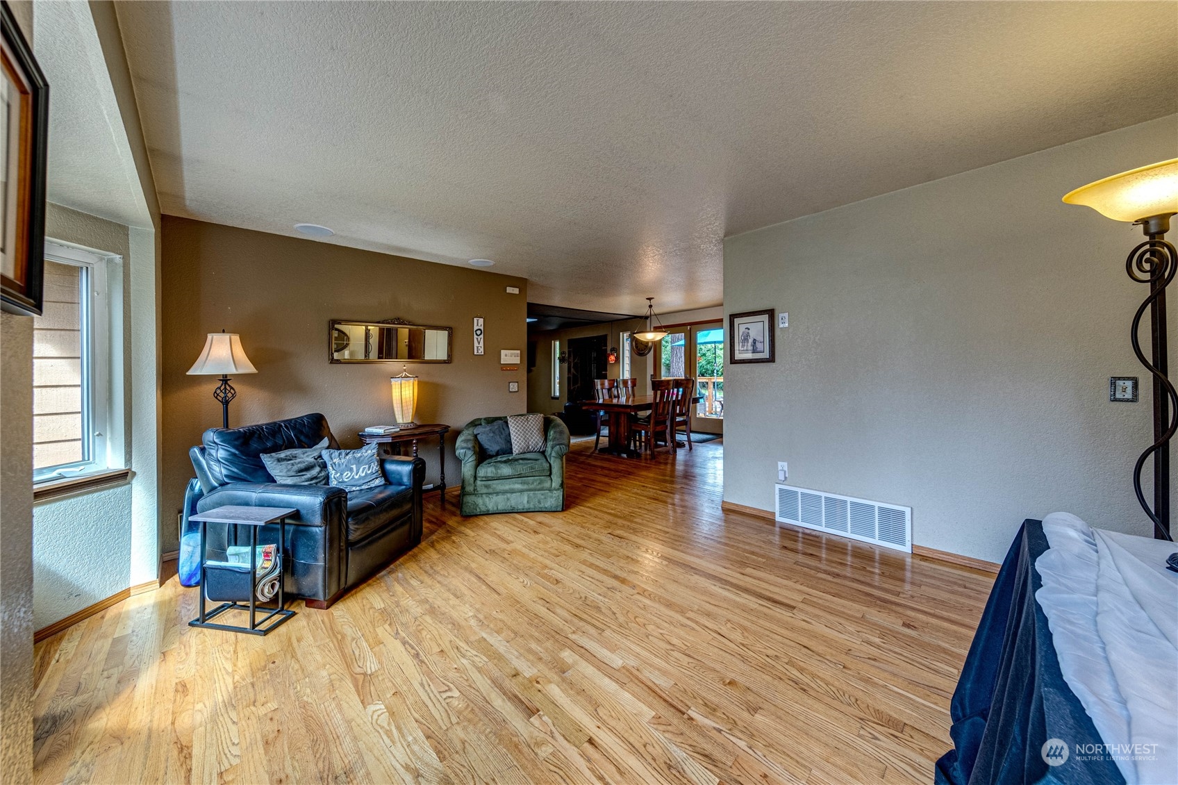 121 161st Street Southeast Bothell, WA 98012 - Photo 2 of 34 Gallery Image 2