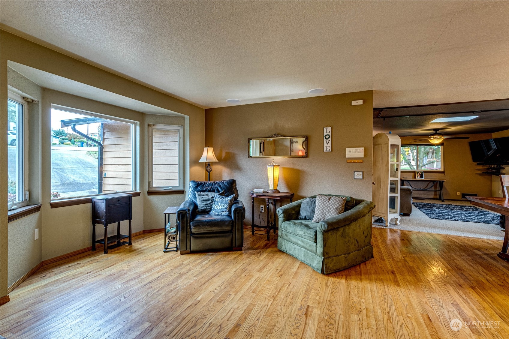 121 161st Street Southeast Bothell, WA 98012 - Photo 4 of 34 Gallery Image 4
