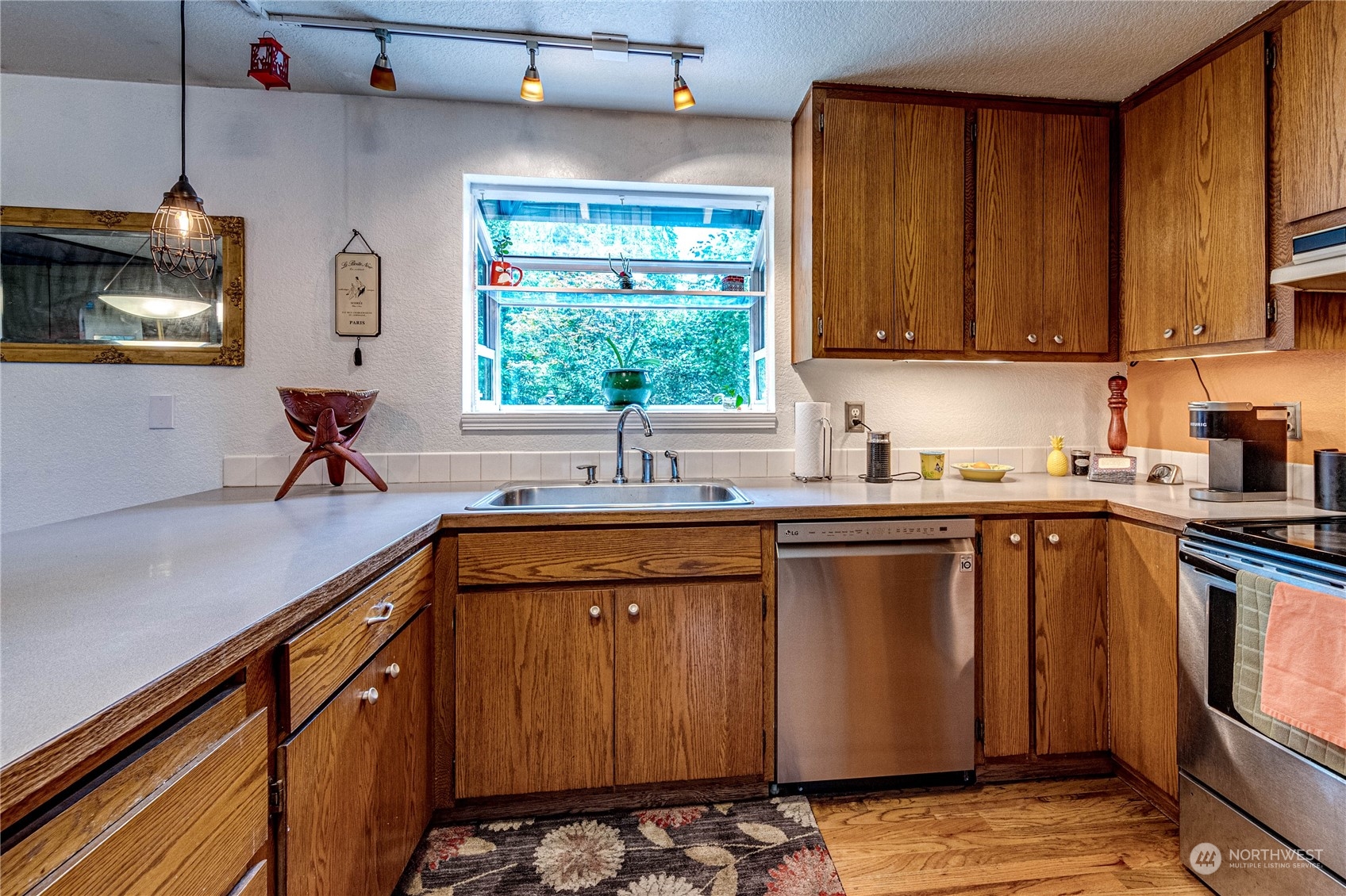 121 161st Street Southeast Bothell, WA 98012 - Photo 10 of 34 Gallery Image 10