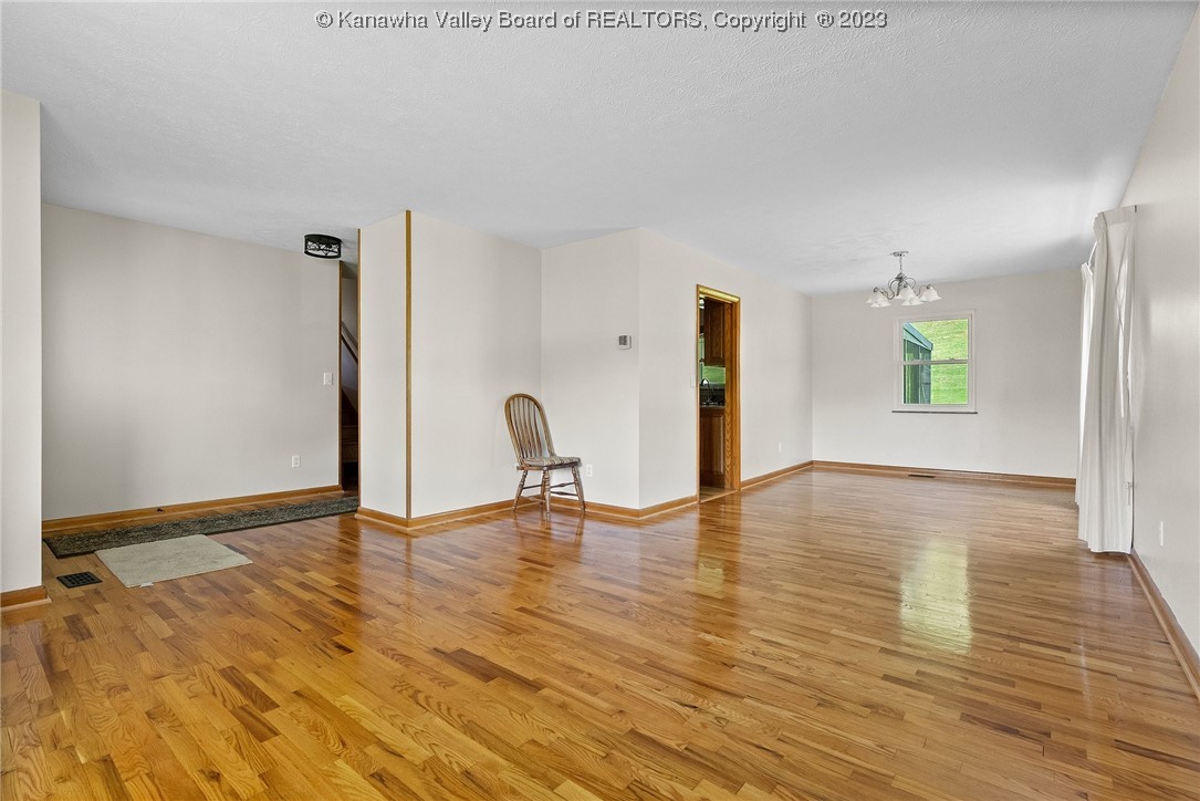 207 Simmons Drive Ripley, WV 25271 - Photo 6 of 19 Gallery Image 6