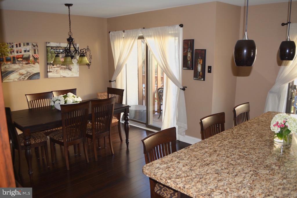 39 Sullivans Bridge Road Wayne, PA 19087 - Photo 7 of 29 Dining with Large Granite Island